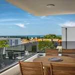 B&m Novigrad By Guide Apartmán