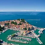 B&m Novigrad By Guide Novigrad Istria